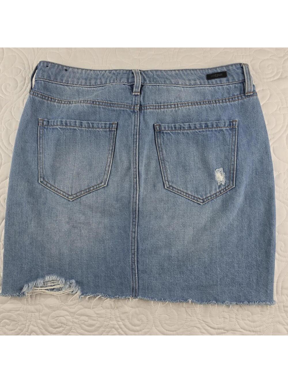 Liverpool Embroidered Floral Distressed Denim Mini Skirt Size 8/29 Raw Hem - Picture 3 of 7